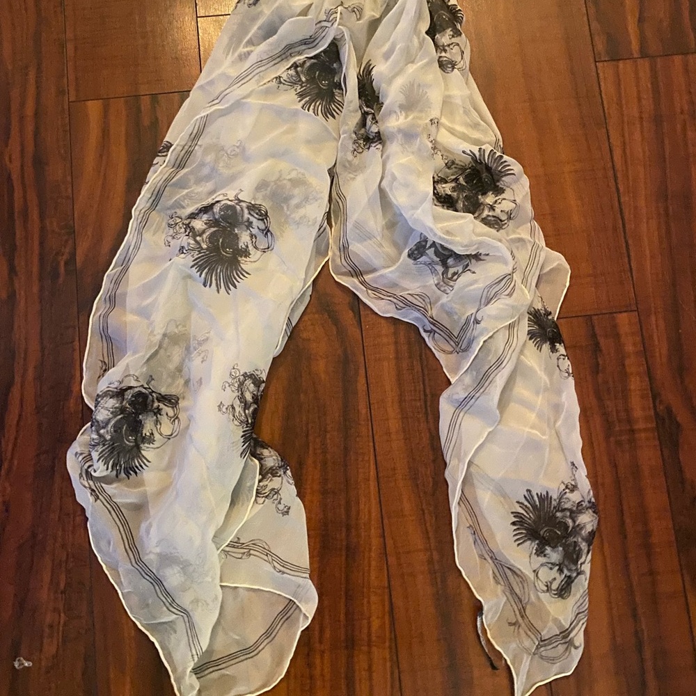 Alexander McQueen black and white skull scarf!